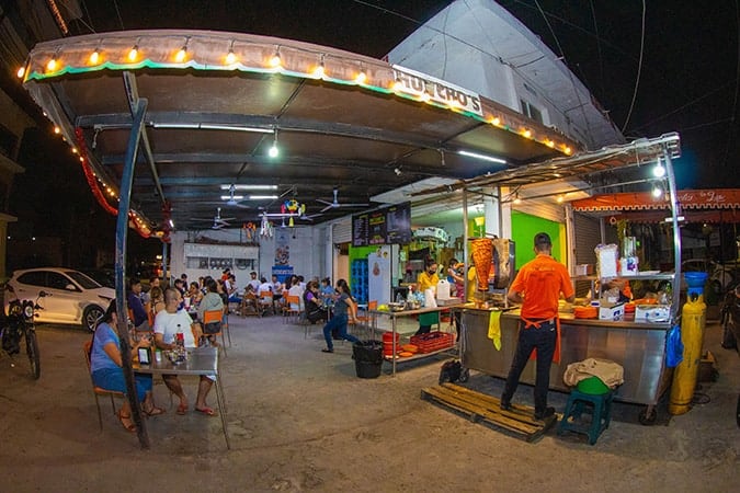 People dining at Huichos